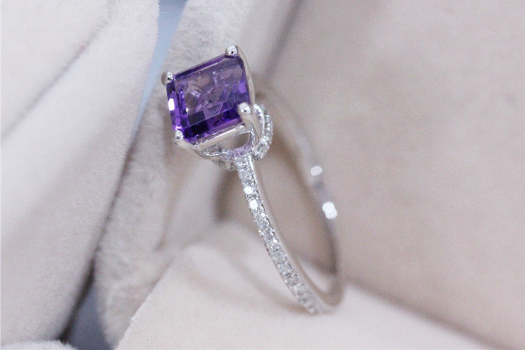 VS 6x6mm Purple Amethyst Ring