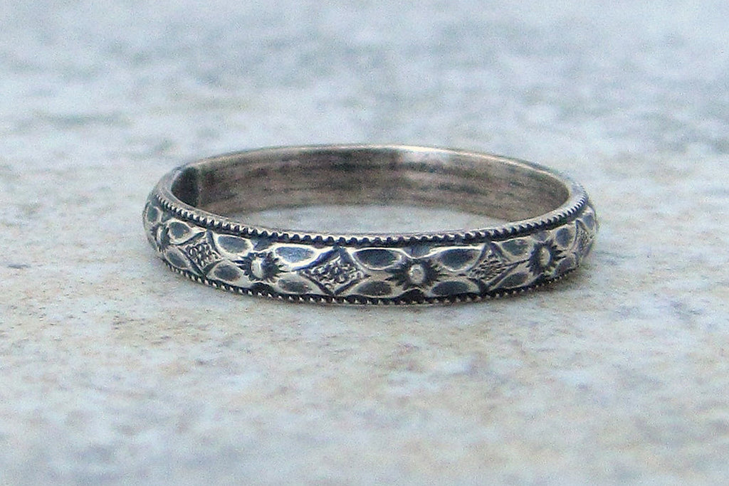 Floral silver ring