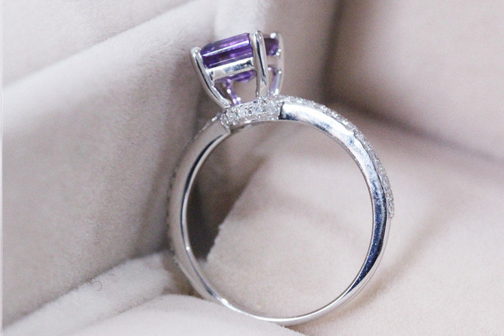 VS 6x6mm Purple Amethyst Ring