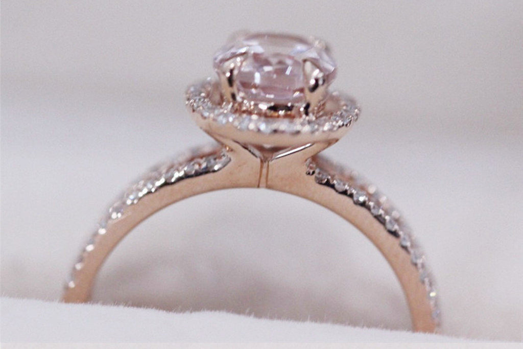 VS 7x9mm Oval Morganite Ring