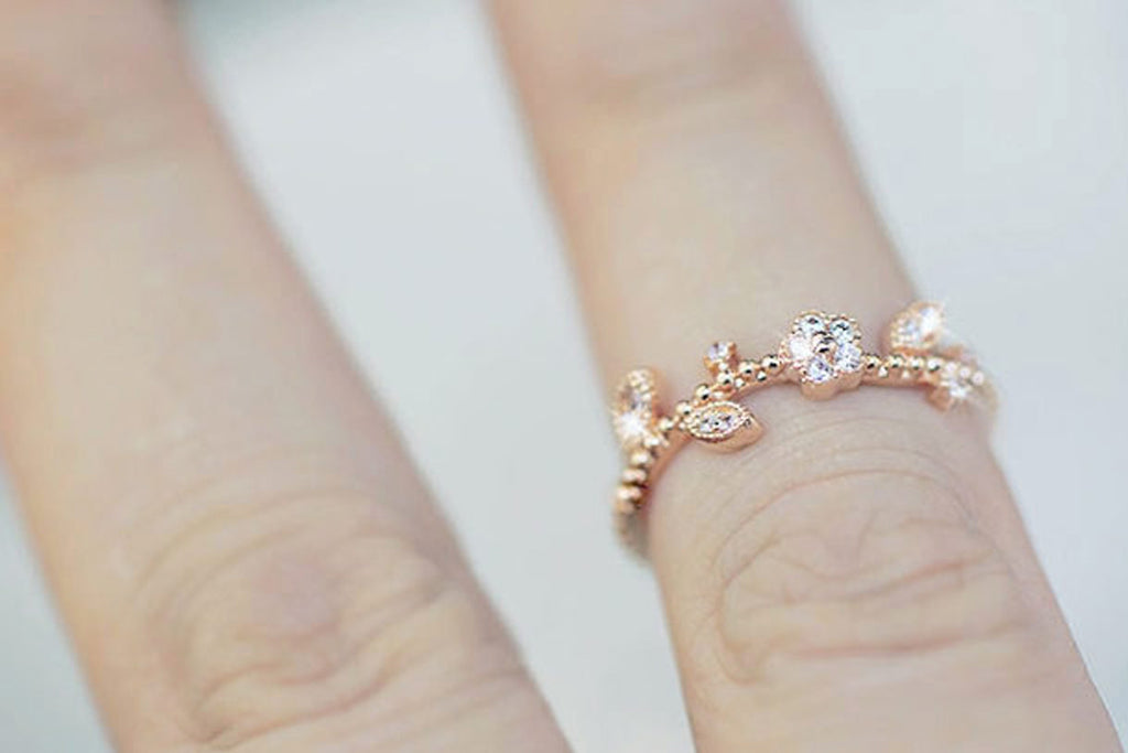 18K rose gold zirconia flower vine ring