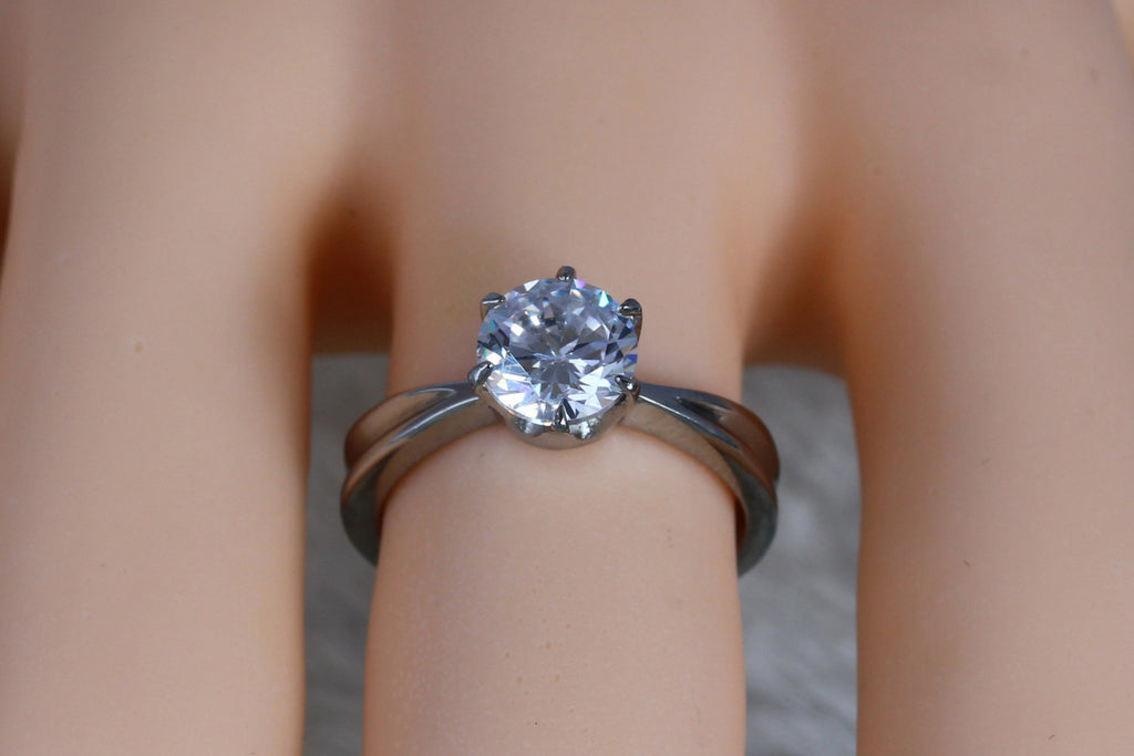 Solitaire 1.5ct genuine white sapphire gemstone ring in titanium or white gold