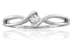 10k White Gold Princess-cut Diamond Promise Ring (1/10 cttw, H-I, I1-I2)