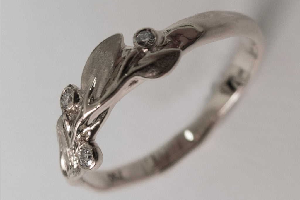 14K White Gold and Diamonds engagement ring