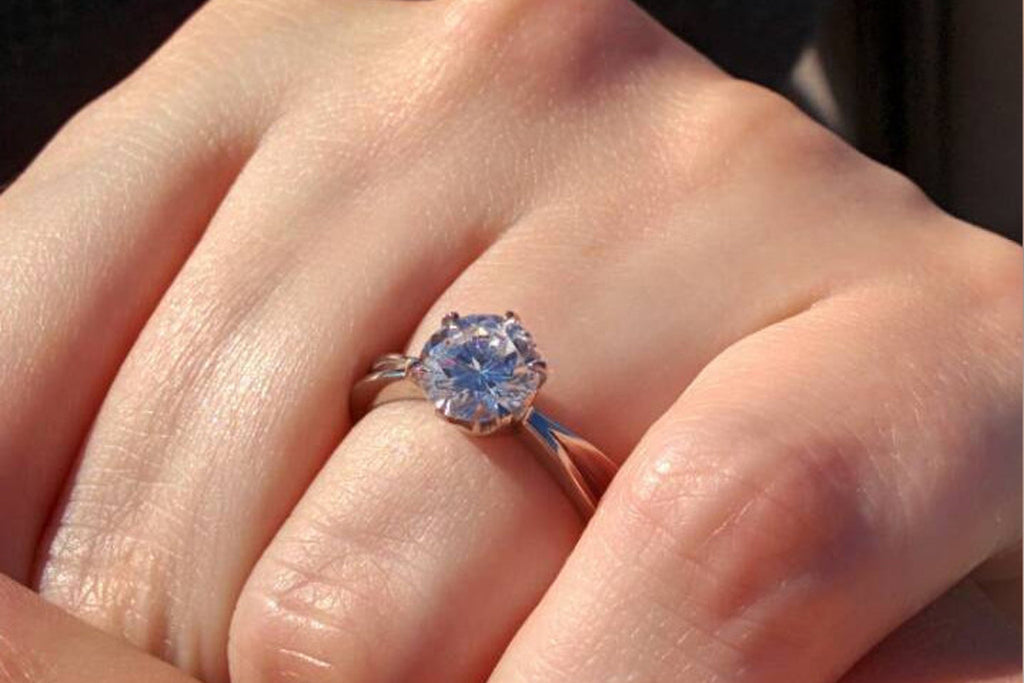 Solitaire 1.5ct genuine white sapphire gemstone ring in titanium or white gold