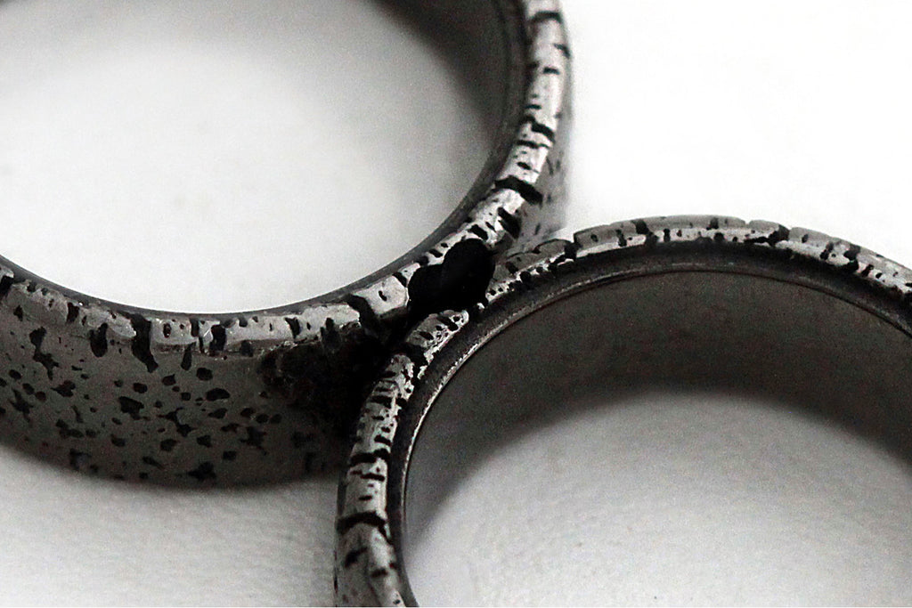 Love - Unique heart black ring set