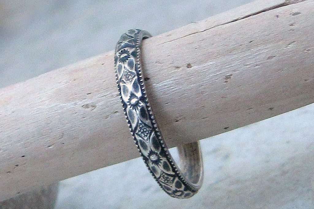Floral silver ring