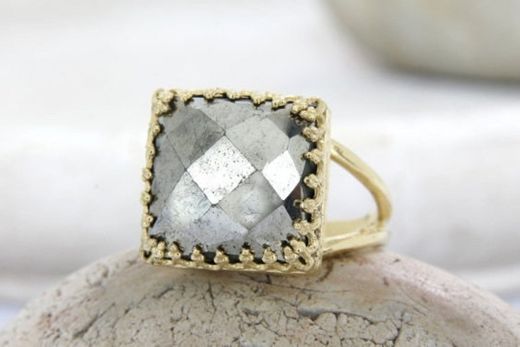 Gold pyrite ring