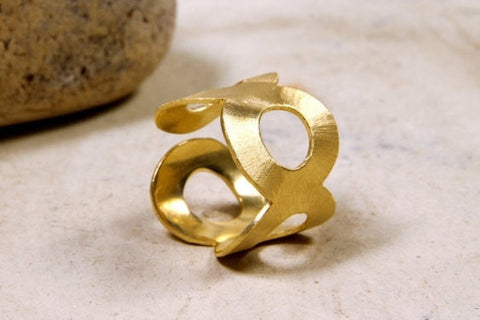 Brushed circle ring