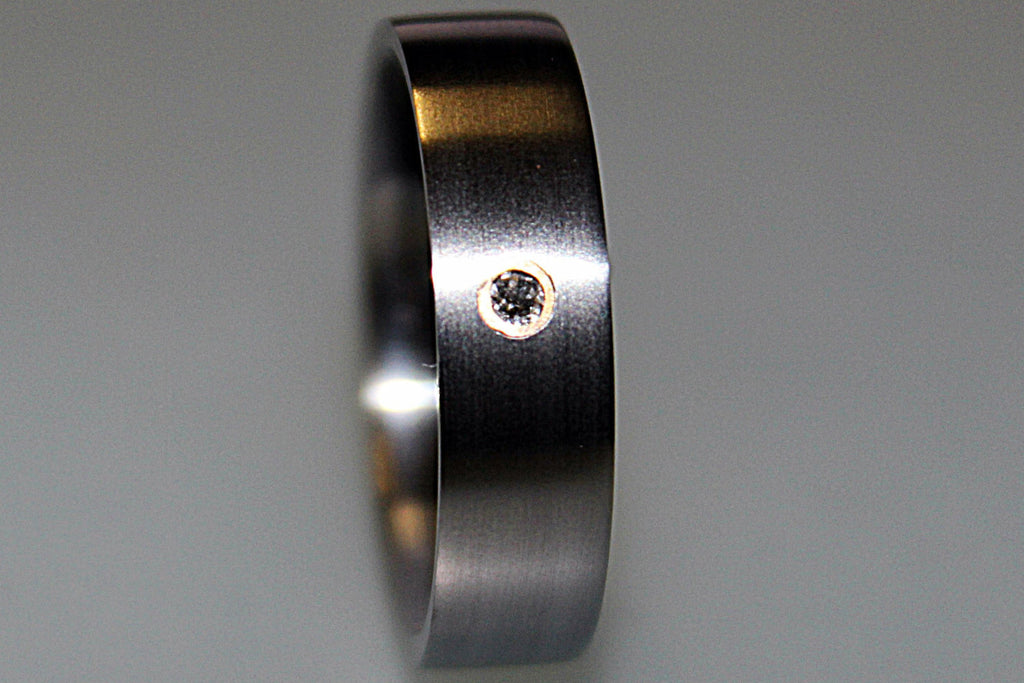 Engagement titanium ring with Swarovski crystal