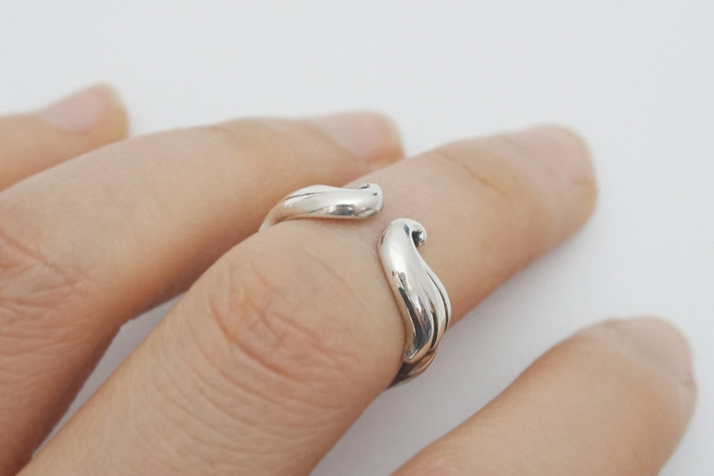 Angel wings silver ring