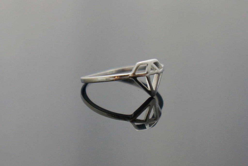 Flat diamond ring