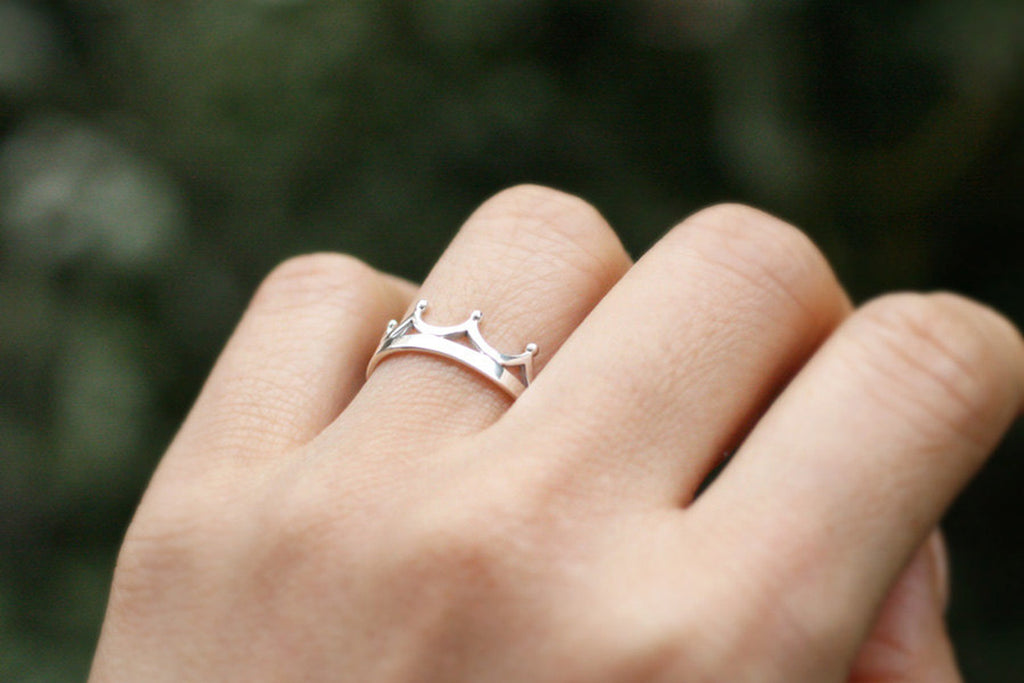 Minimalist King Crown Ring