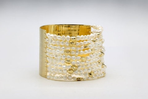 Bridal wide pearl gold bracelet