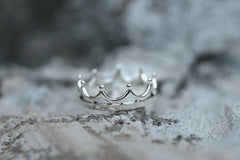 Minimalist King Crown Ring