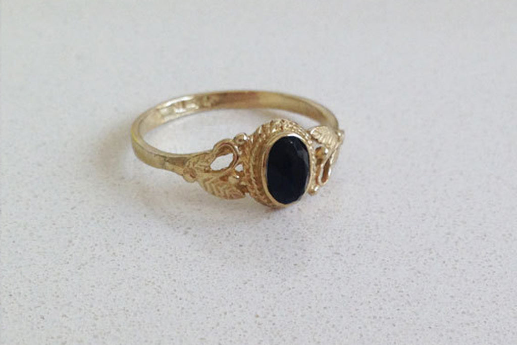 Delicate Gold Onyx Ring