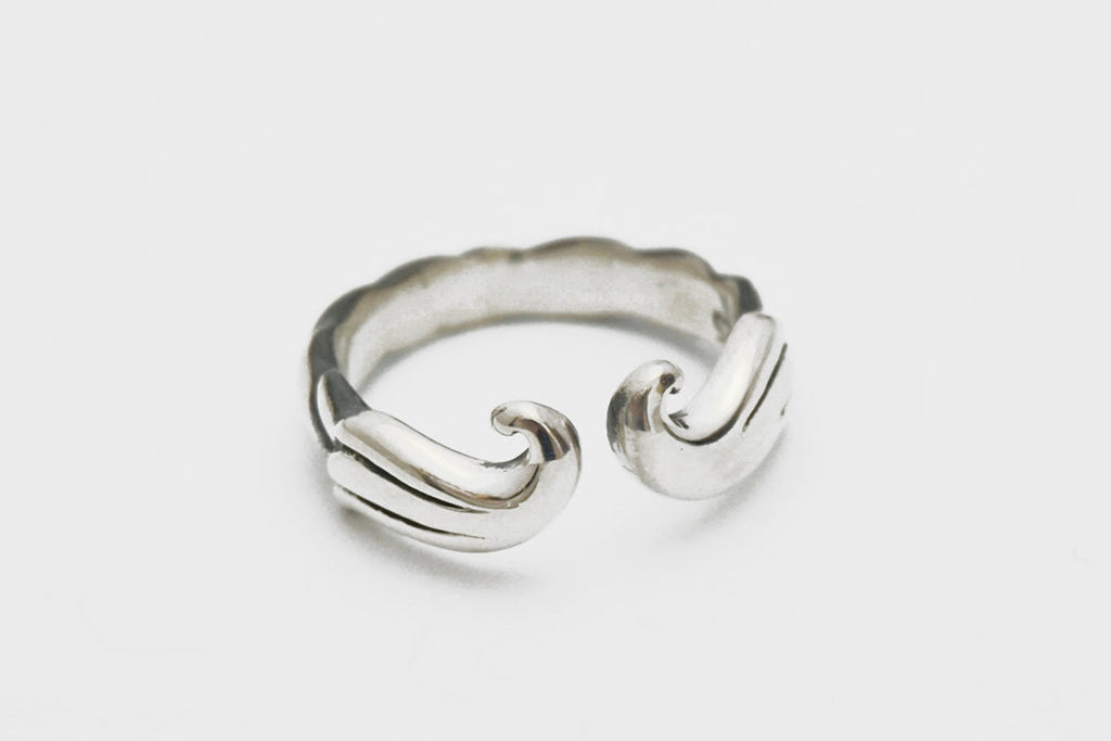 Angel wings silver ring