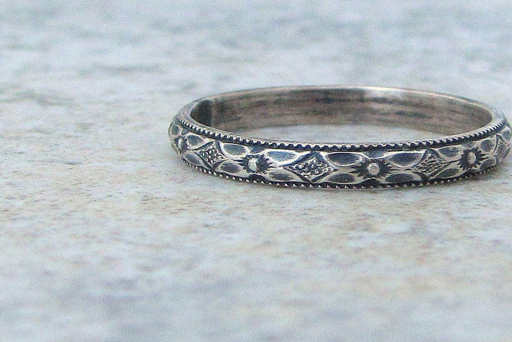 Floral silver ring