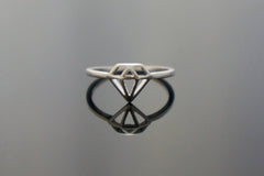 Flat diamond ring