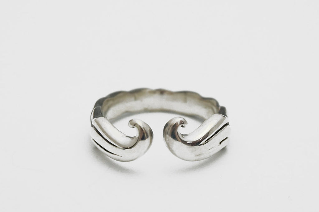 Angel wings silver ring
