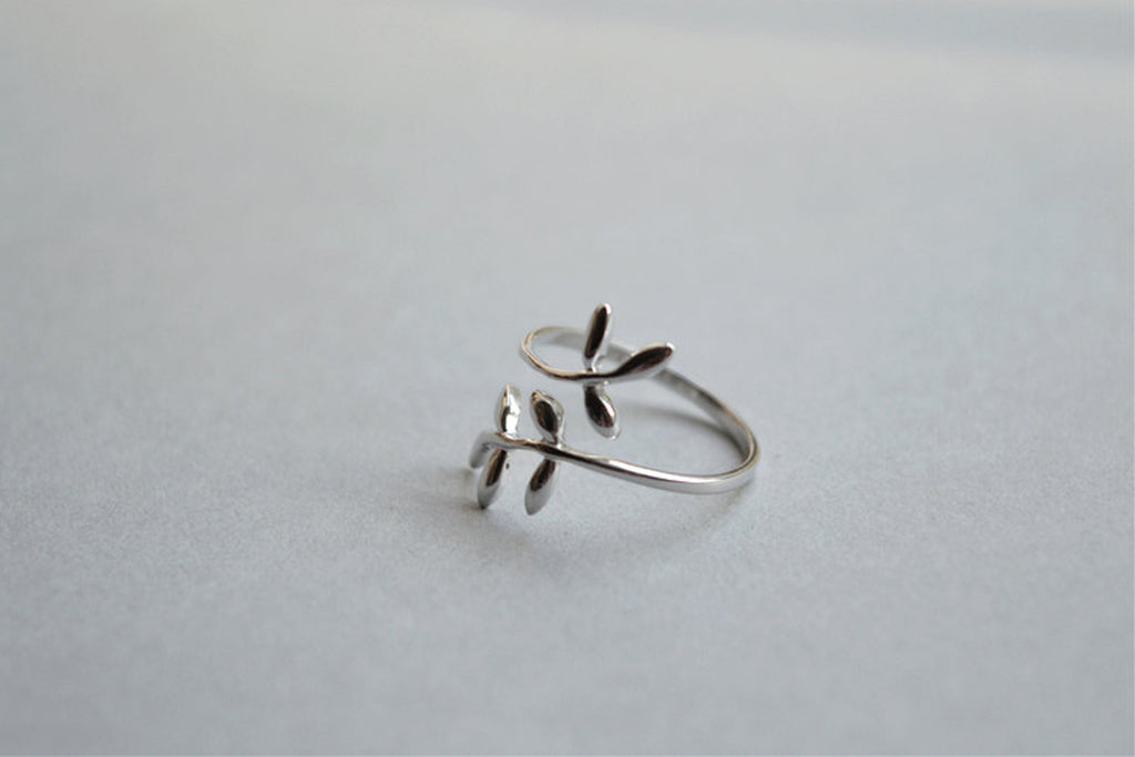 Silver leaf ring