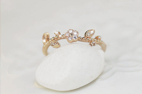 18K rose gold zirconia flower vine ring