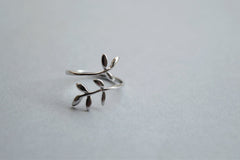 Silver leaf ring