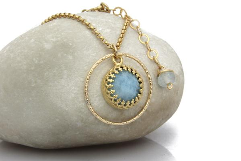 Round aquamarine necklace