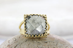 Gold pyrite ring