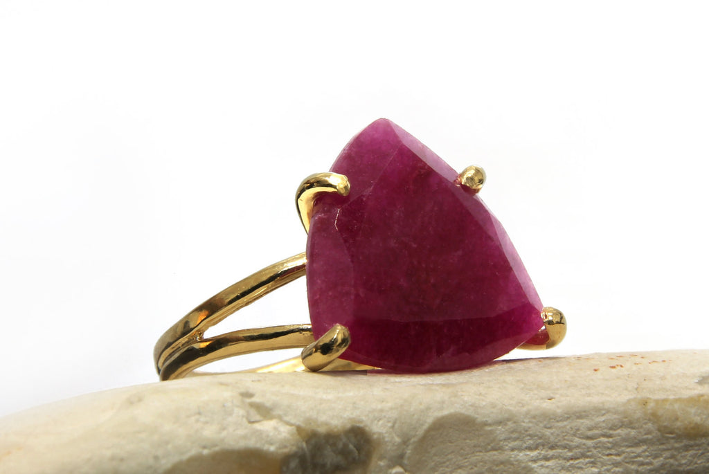 Gold ruby ring