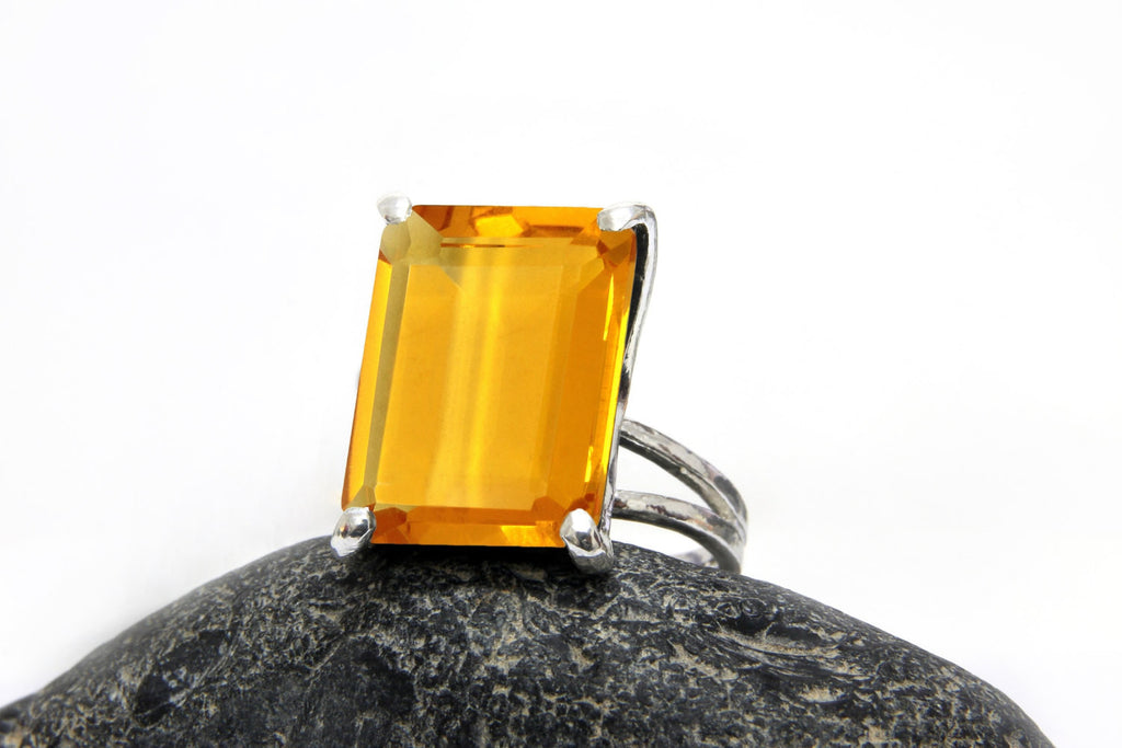 Rectangle citrine ring