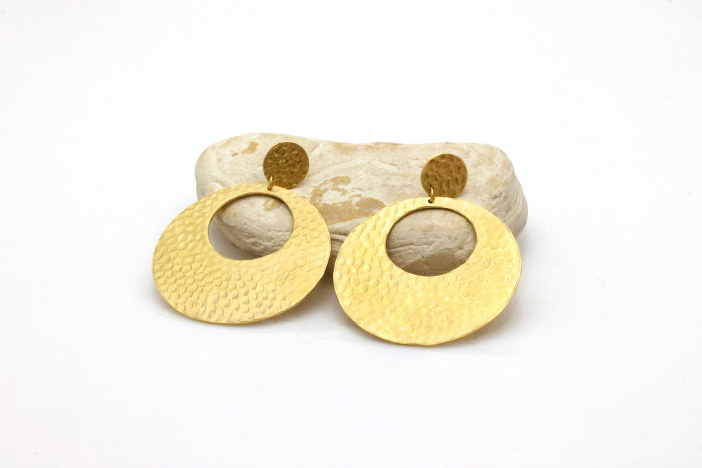 Dangle earrings